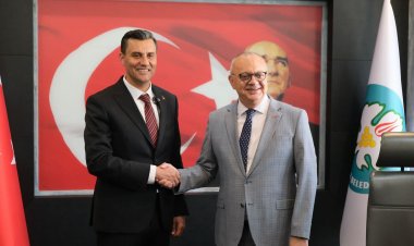 Manisa Büyükşehir'de Ferdi Zeyrek Dönemi Başladı